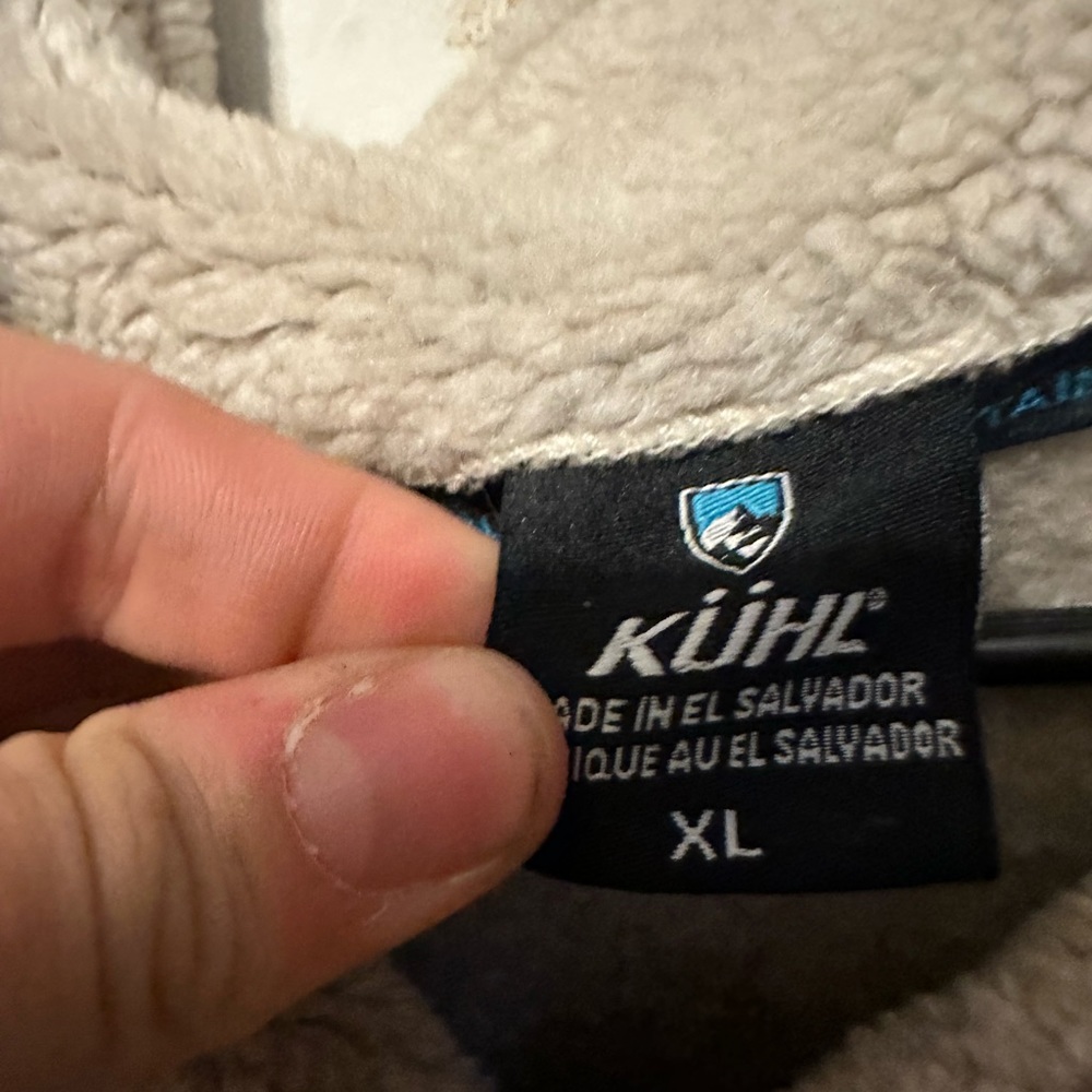 Pullover - Picture 3 of 4